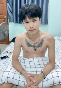 เสก อุบล bed
