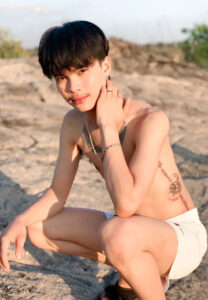 เสก อุบล bed