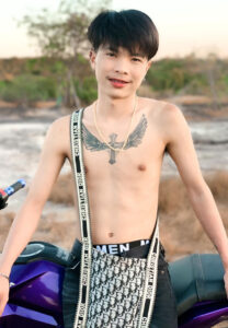 เสก อุบล hot