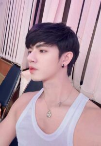 นาจ-อำนาจ-เสื้อกล้าม