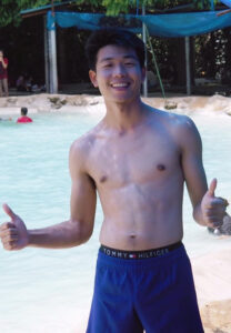 นิสสรณ์-แสงแก้ว-เล่นน้ำ