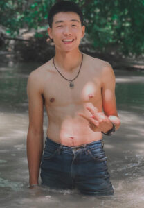 นิสสรณ์-แสงแก้ว-เล่นน้ำตก