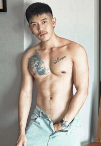 หนุ่ม-ดิษย์ธนา-กล้ามสวย