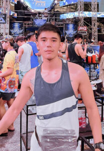 หนุ่ม-ดิษย์ธนา-กล้ามแน่น