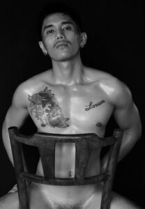 หนุ่ม-ดิษย์ธนา-ขาวดำ