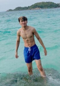 เบทเท่อ-กางเกงน้ำเงิน