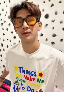 โยชิ-เน้ตไอดอลชาย