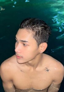 โยชิ-เล่นน้ำ