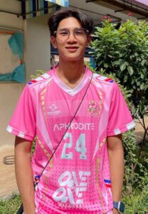 โยชิ-เสื้อชมพู