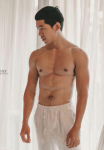 Laika-Sittiwat-กางเกงขาว