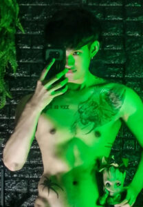 Owen-Simiran-ไฟเขียว