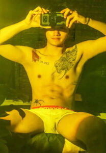 Owen-Simiran-ไฟเหลือง