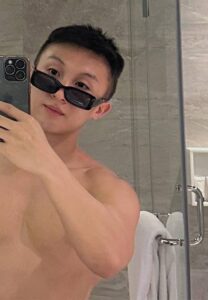 จ๊อบ-ศรัณย์-ใส่แว่น