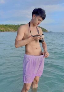 มอส-ศักดิ์สิทธิ์-ถอดเสื้อ