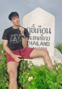 มอส-ศักดิ์สิทธิ์-เน็ตไอดอล