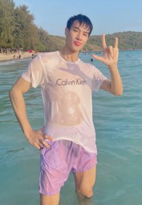 มอส-ศักดิ์สิทธิ์-เล่นน้ำทะเล