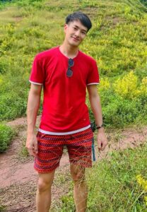 มอส-ศักดิ์สิทธิ์-เสื้อแดง