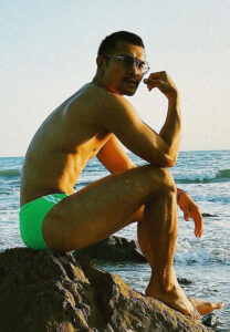 หฤหรรษ์-Zaizaikhun-ใส่แว่น