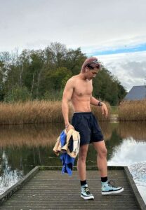 น้ำมนต์ กฤตนัย natural