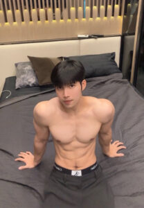 Fight Pacharapon bed