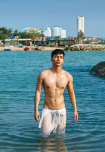 โม วรวัฒน์ beach