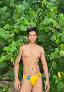 โม วรวัฒน์ yellow