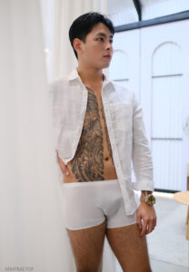 อาสี่ ธนัท white