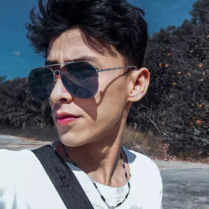 วายุ รักไทย glasses