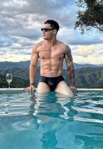 โอม จิระพงษ์