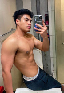 TONYTON-selfie