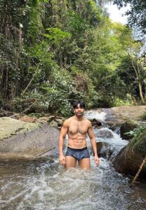 ก้อง ก้องหล้า