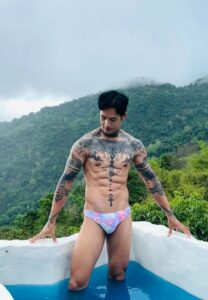 ต้อม พรหมญาณ