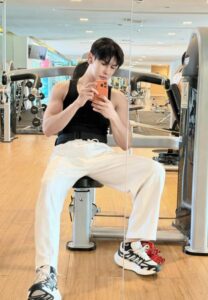 ดิว ธีรภัทร