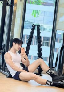 ดิว ธีรภัทร