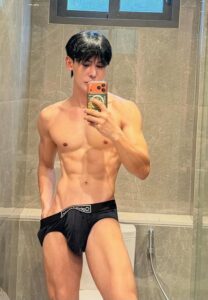 ดิว ธีรภัทร