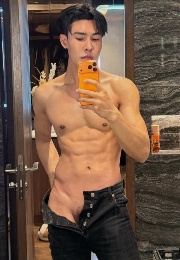 ดิว ธีรภัทร